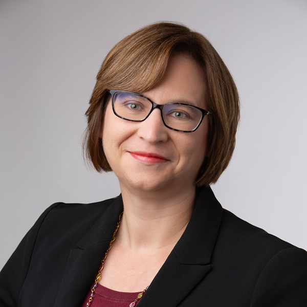 photo of Dr Karen Hennes
