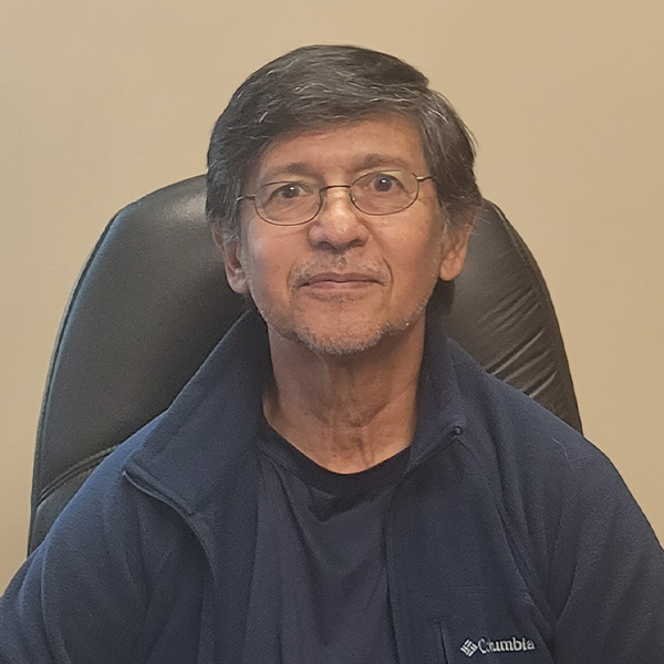 photo of Dr Mauricio Carvallo