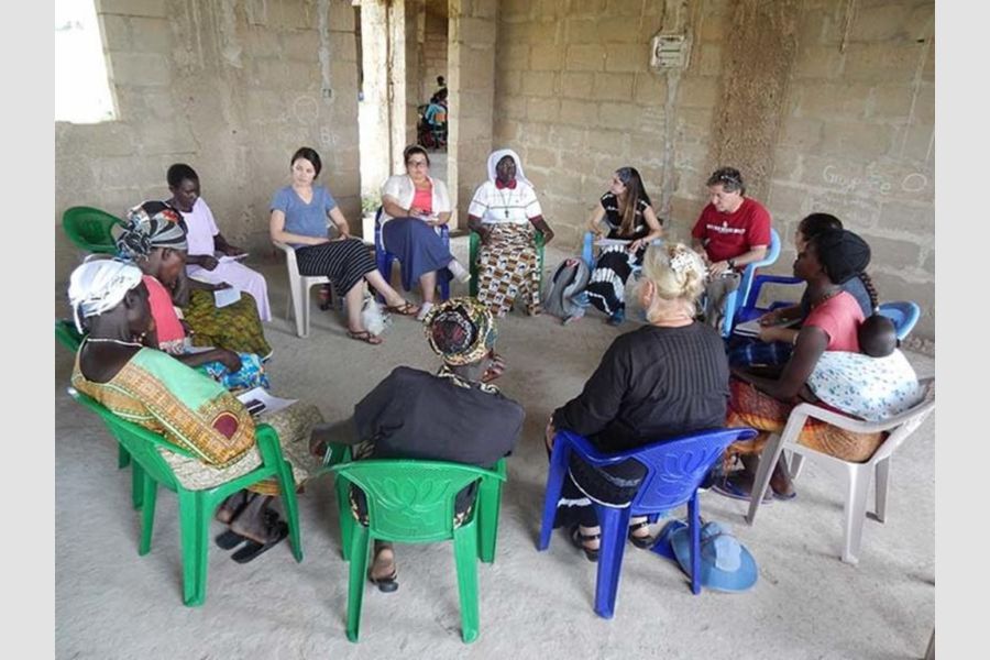 A group of O U and Ugandan research collaborators.