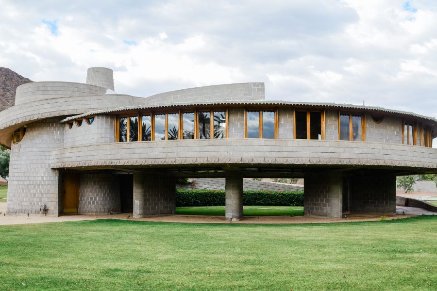 Picture of Taliesin West building.