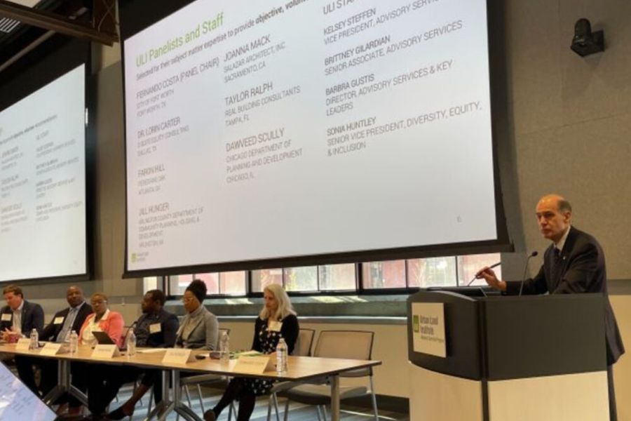 Fernando Costa introducing U L I panelists and staff.