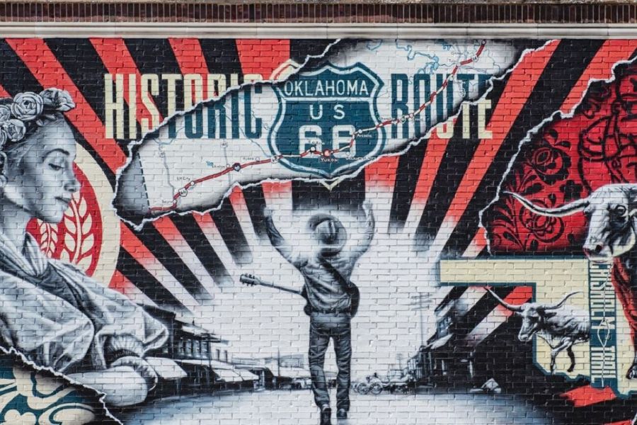 A mural in Yukon, Oklahoma featuring Garth Brooks and Historic Route 66.