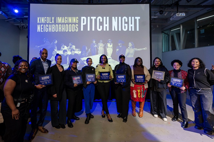Vanessa Morrison, Deborah Richards and the other finalists at KIN Pitch Night. 