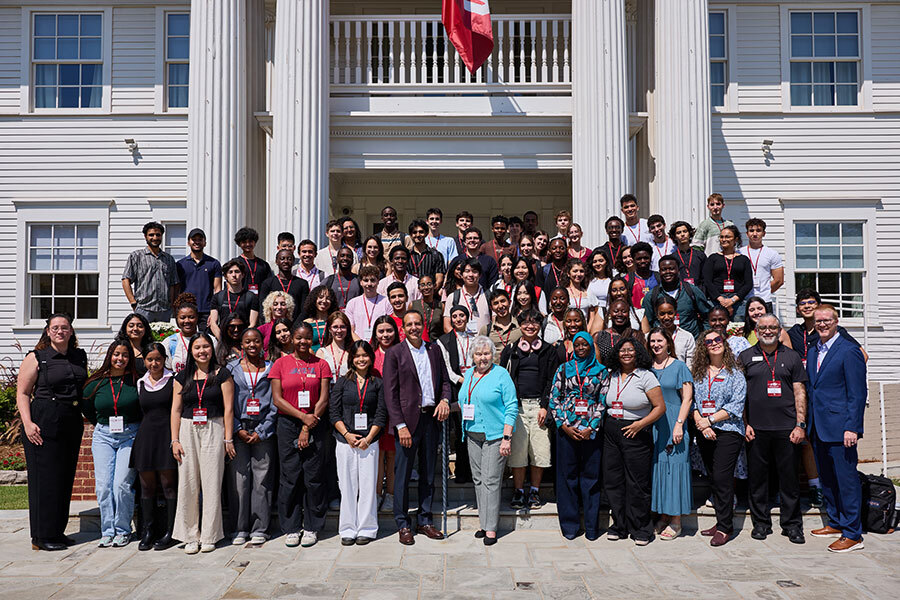 group photo following ou's welcome reception for new davis scholars.